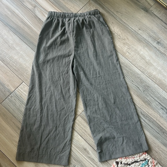 Super soft lightweight wide leg pants with elastic waist and tie - Picture 4 of 4